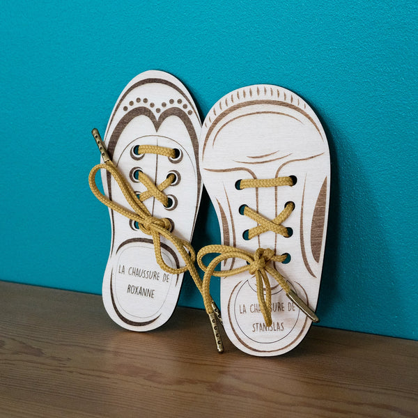 Chaussure à lacer en bois personnalisée pour fille ou garçon