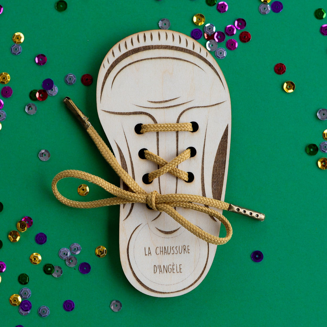 Jouet de laçage de chaussures pour tout-petits, jouet de chaussures de laçage en bois Jouet à enfiler pour tout-petits, apprentissage du laçage de Jouet de laçage de chaussures pour tout-petits, jouet de chaussures de laçage en bois Jouet à enfiler pour tout-petits, apprentissage du laçage de